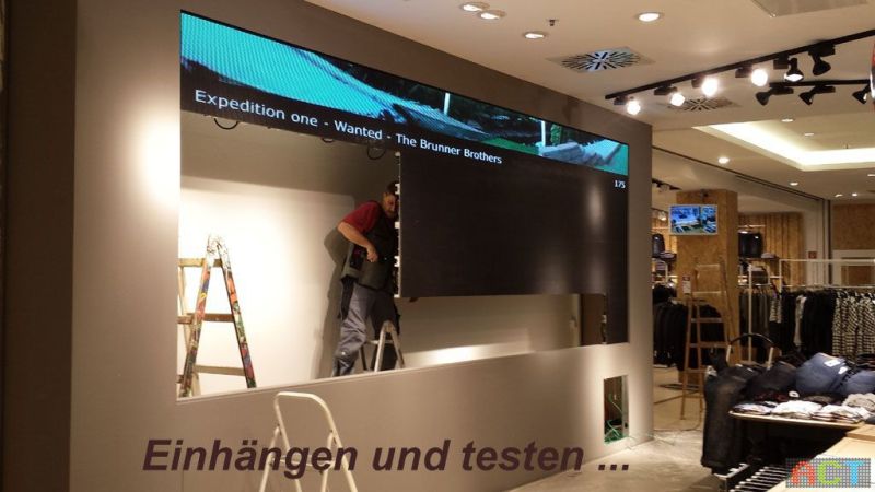 Videowand-im-Flagship-Store